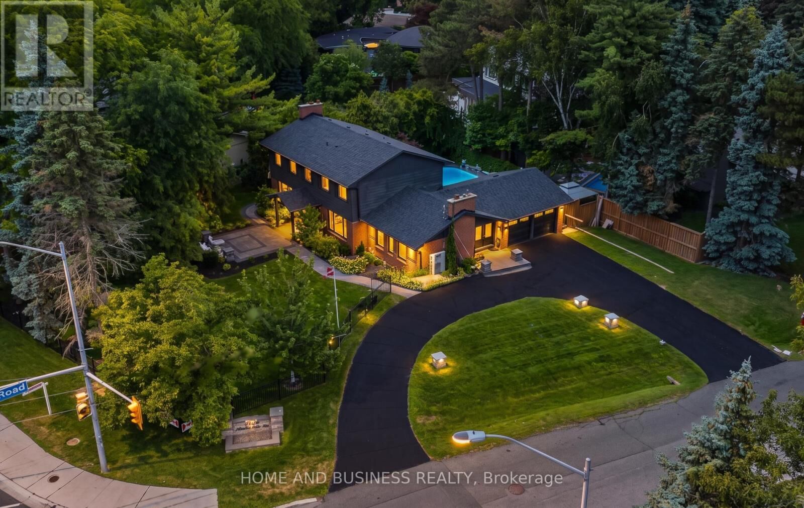 Property Photo:  1335 Mississauga Road  ON L5H 2J3 