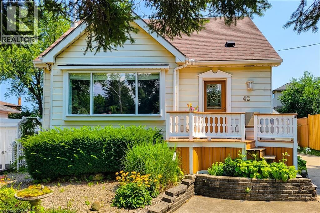 Property Photo: 42 Lake Avenue North ON L8E 1L3