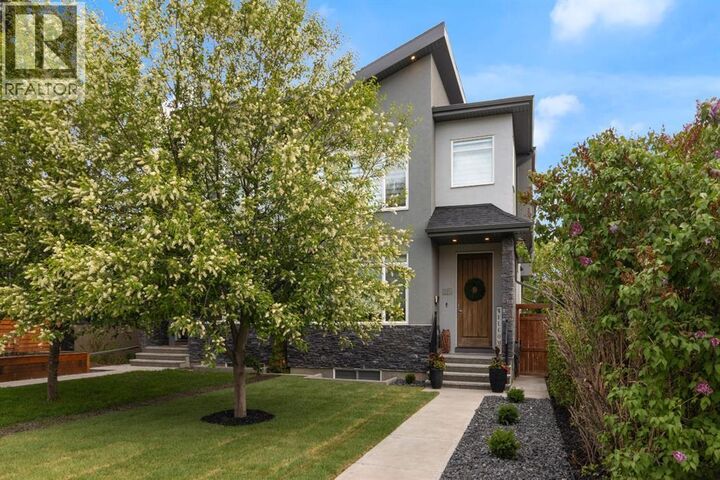Property Photo:  1412 41 Street Southwest  AB T3C 1X6 