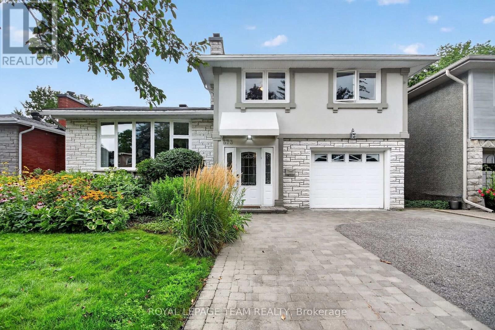 Property Photo:  673 Golden Avenue  ON K2A 2G3 
