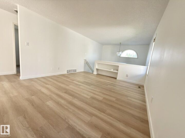 Property Photo: 72 Aspenglen Pl AB T7X 3J9