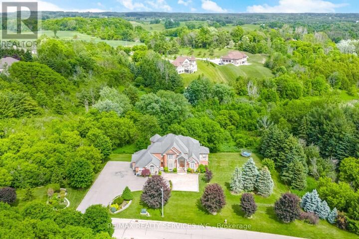Property Photo: 3 Valley Hill Drive ON L7E 0B8