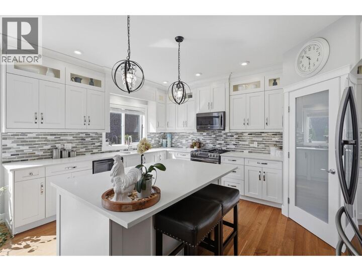 Photo de la propriété:  1532 Emerald Drive  BC V2E 0C1 