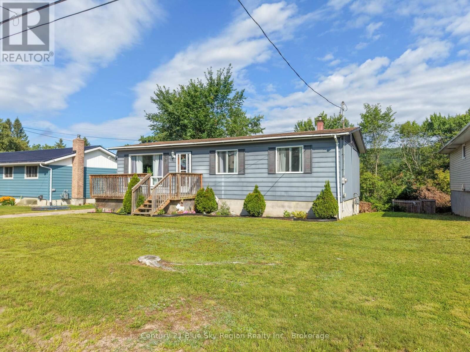 Property Photo: 980 Lily Street ON P0H 1V0