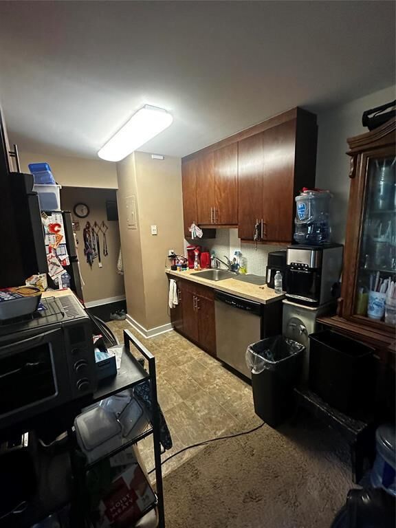 Property Photo: 500 Stradbrook Avenue MB R3L 0J9