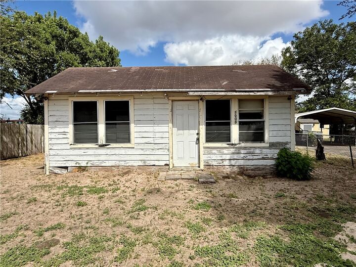 Property Photo: 1008 S Aster Street S TX 78368