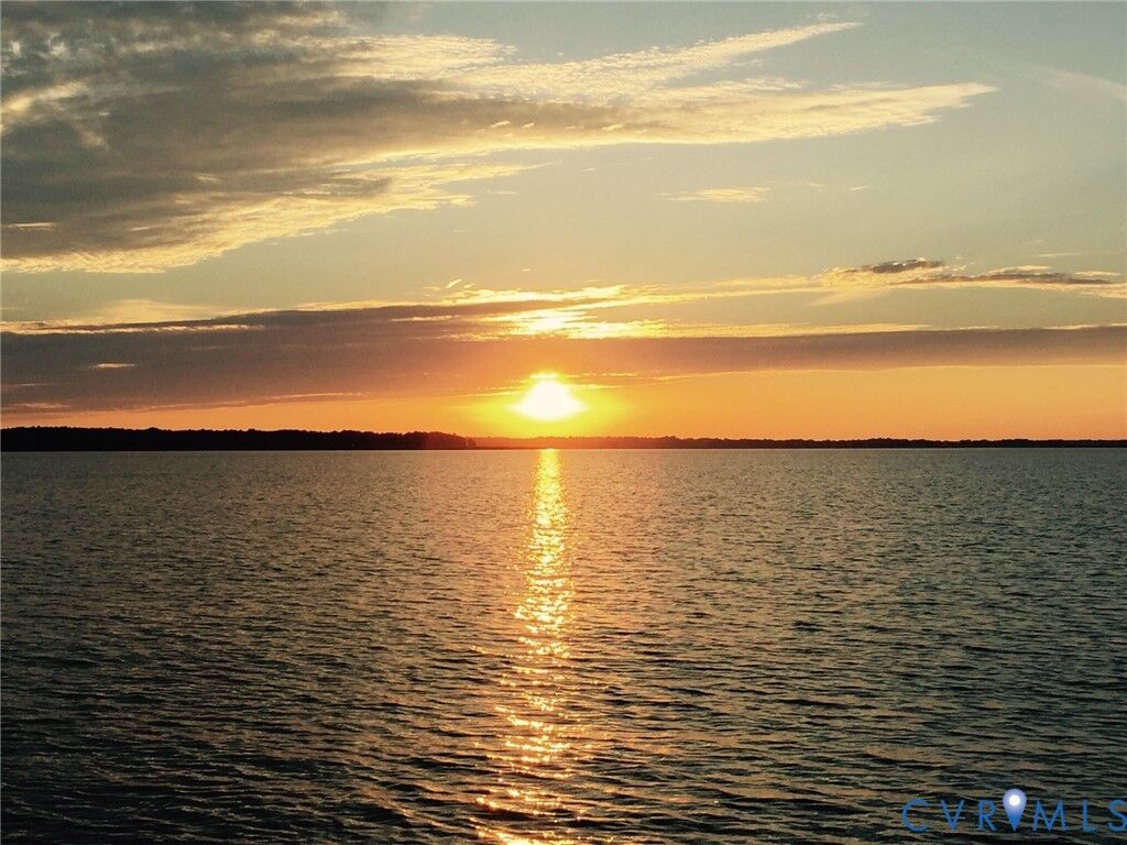 Property Photo:  280 Rappahannock Beach Drive  VA 22560 