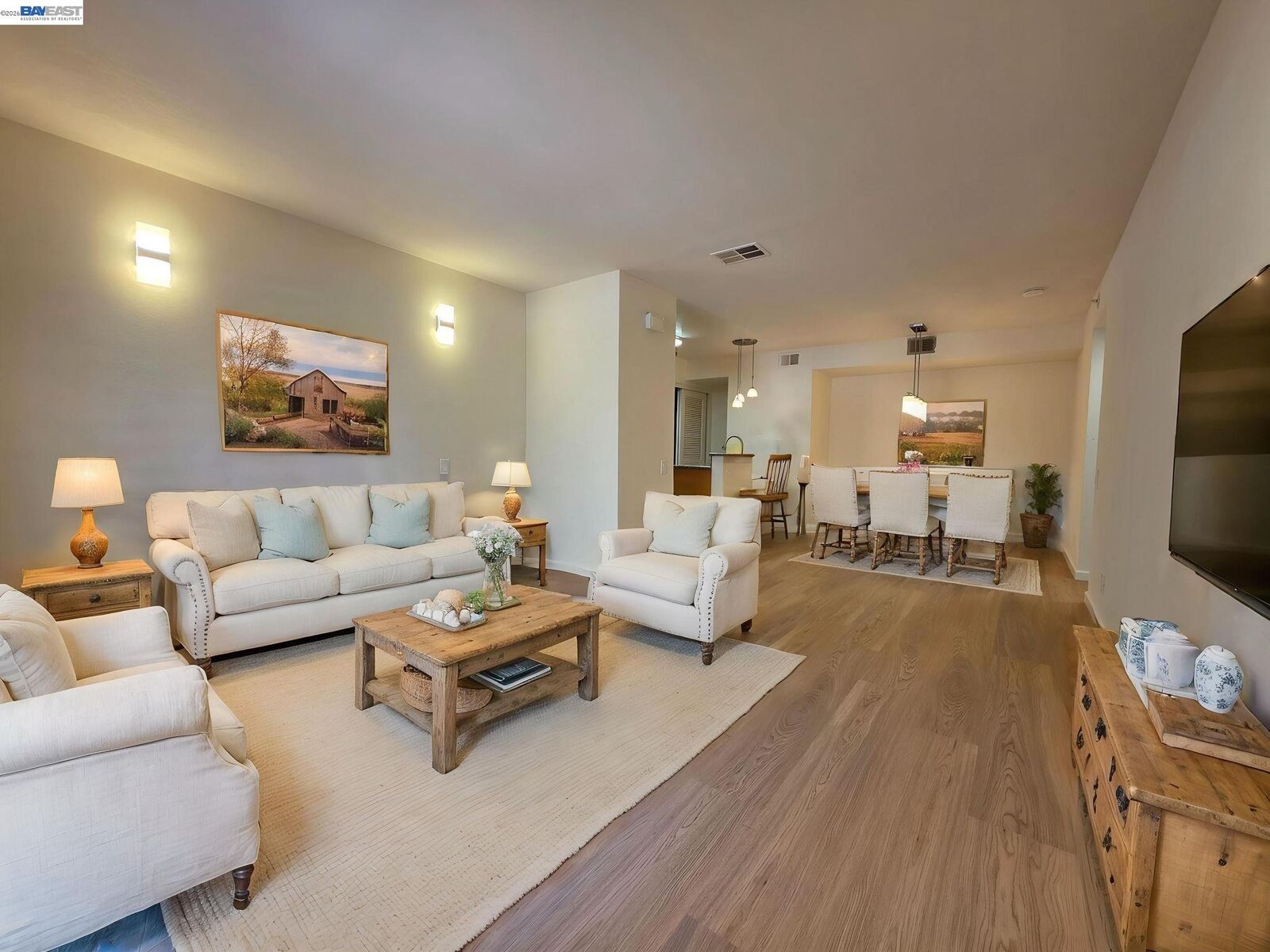Property Photo: 287 E Warren Ave CA 94539