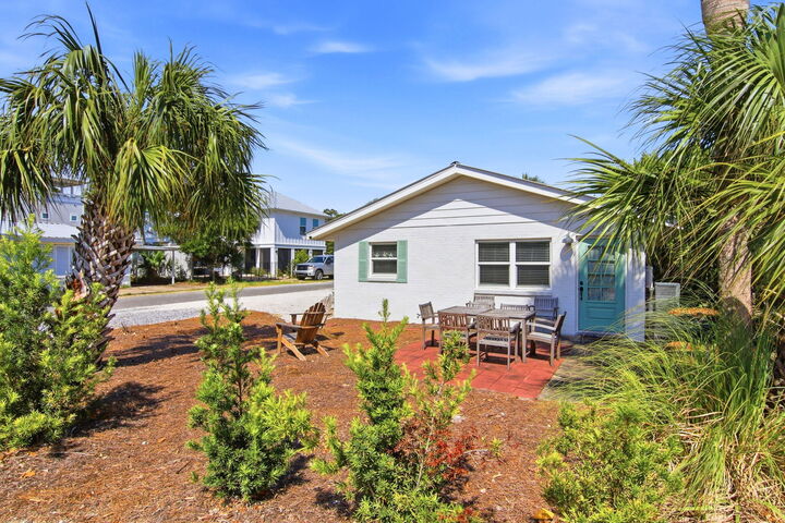 Property Photo:  2562 W Co Highway 30-A  FL 32459 