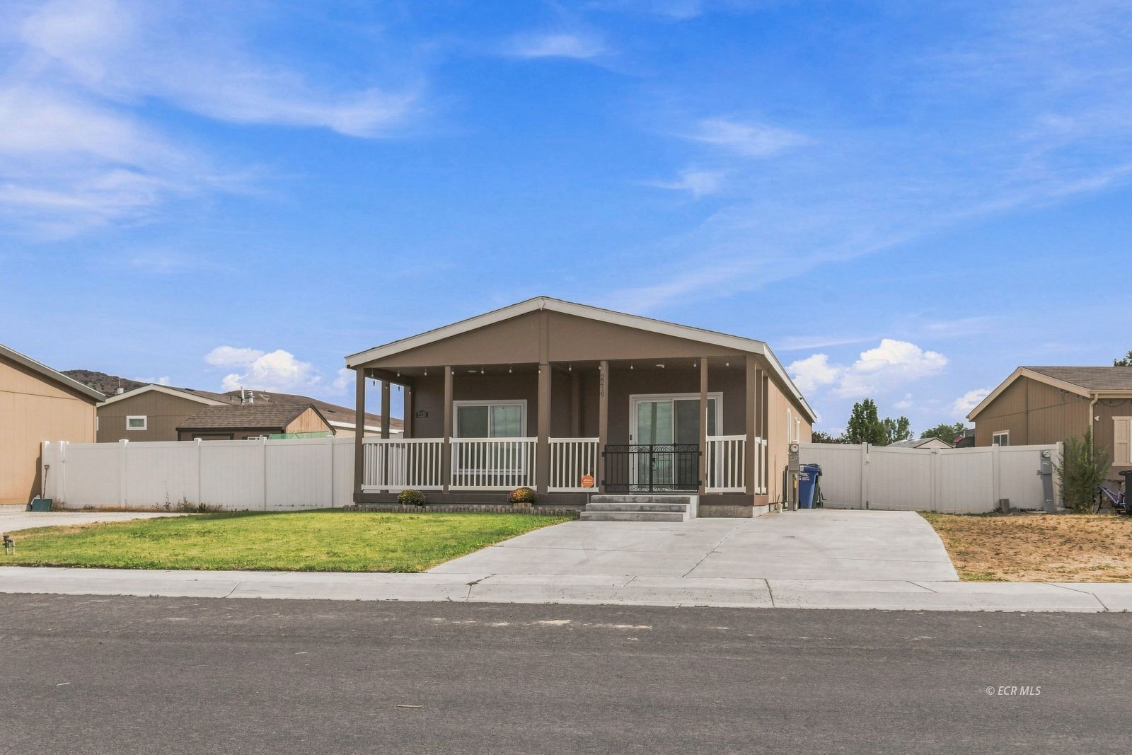 Property Photo:  2219 Larkspur Street  NV 89801 