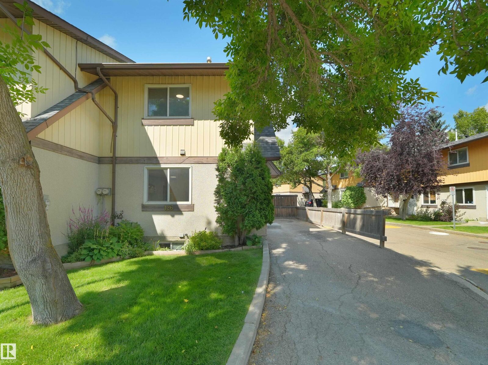 Property Photo: 126 Woodstock NW AB T5T 0H6