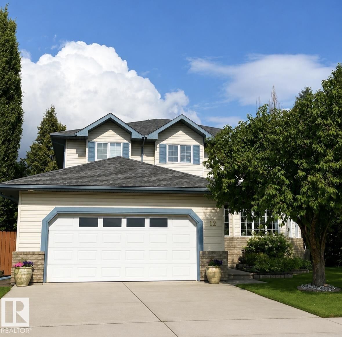 Property Photo: 12 Ldouziech Close AB T8N 6G9
