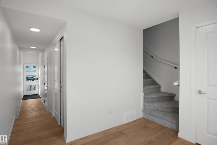 Property Photo:  1423 9 Street NW  AB T6T 2N8 