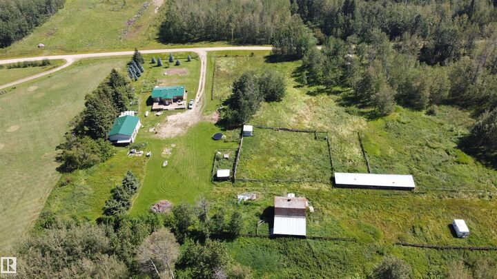 Property Photo:  49480 Rge Rd 41  AB T0C 2T0 