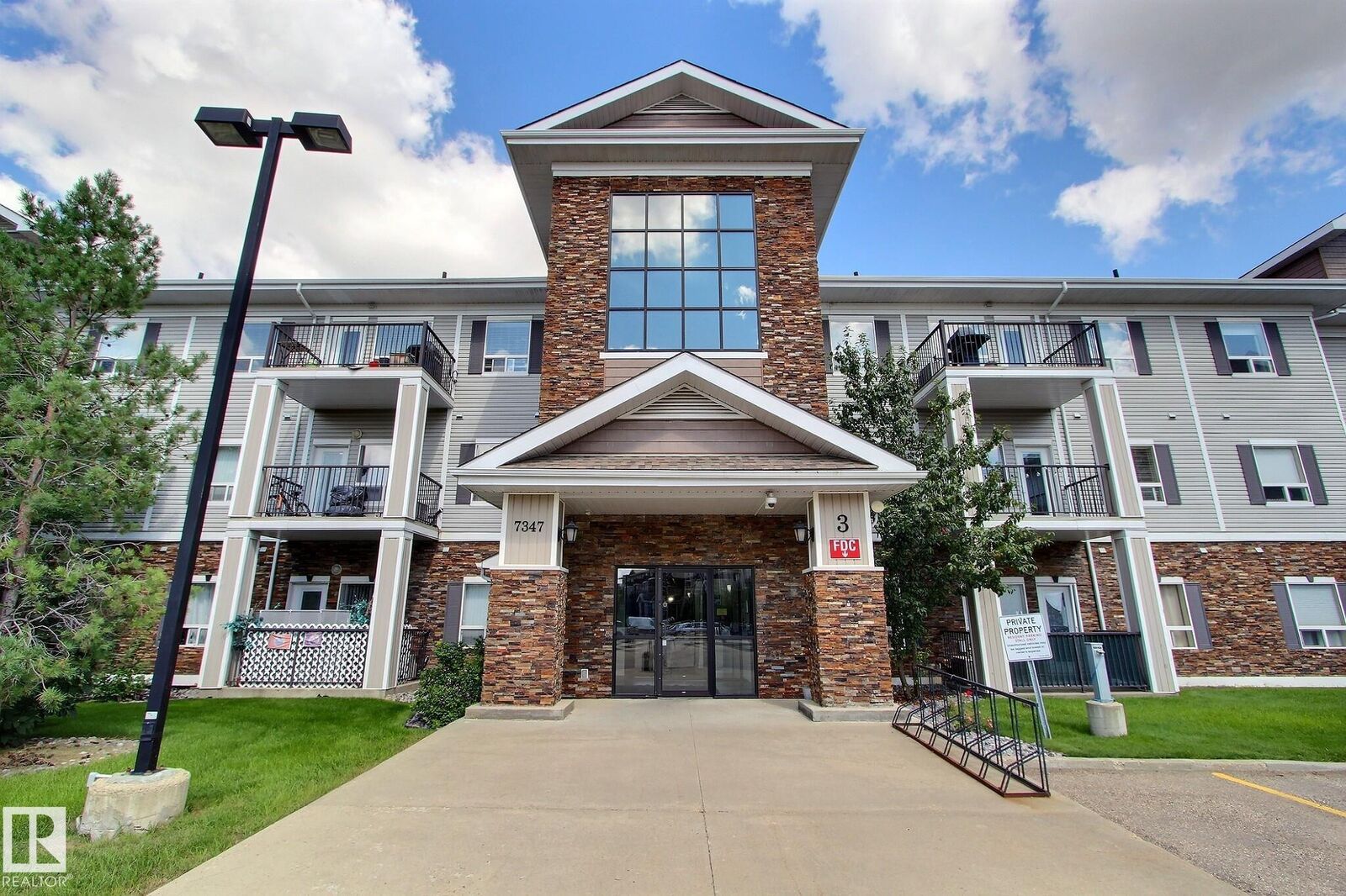 Property Photo:  7347 South Terwillegar Drive NW 3207  AB T6R 0M3 