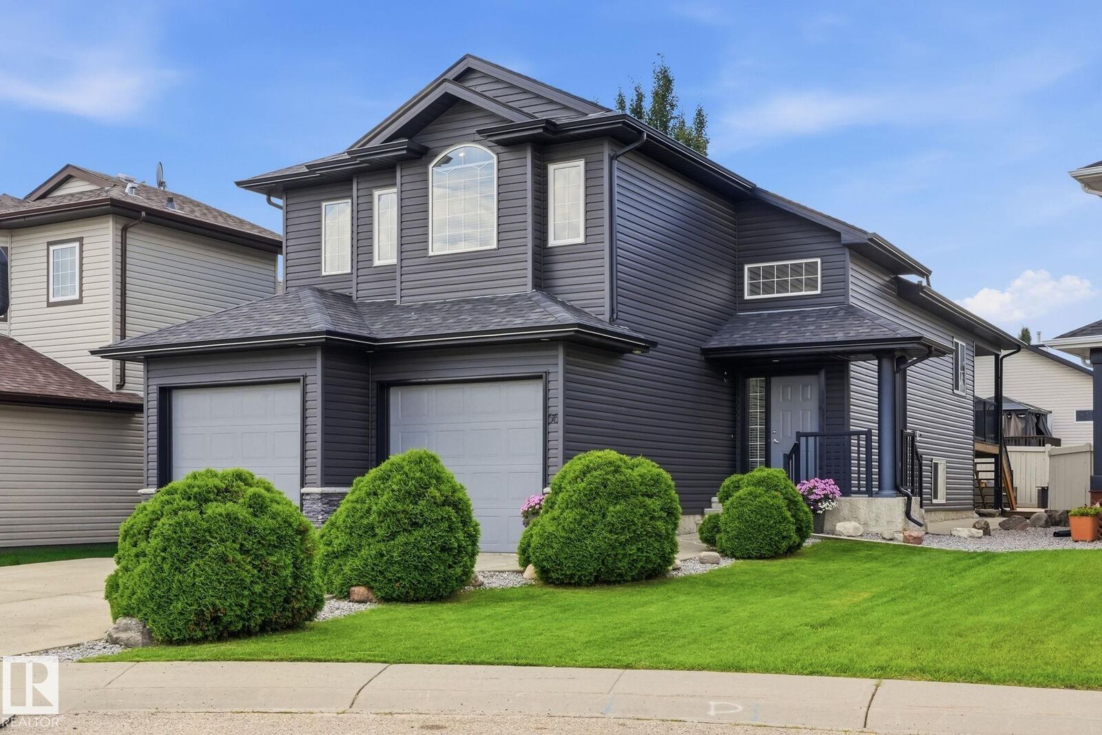 Property Photo: 66 Willowby Close AB T7Z 2X5