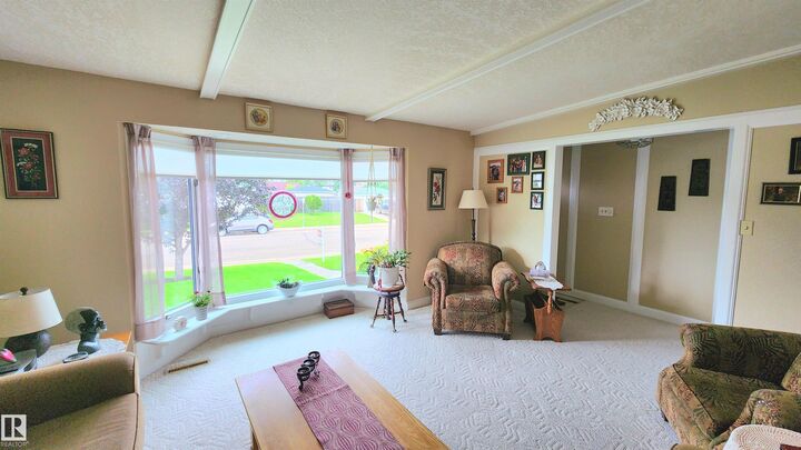Property Photo: 13307 Delwood Road NW AB T5C 3B5