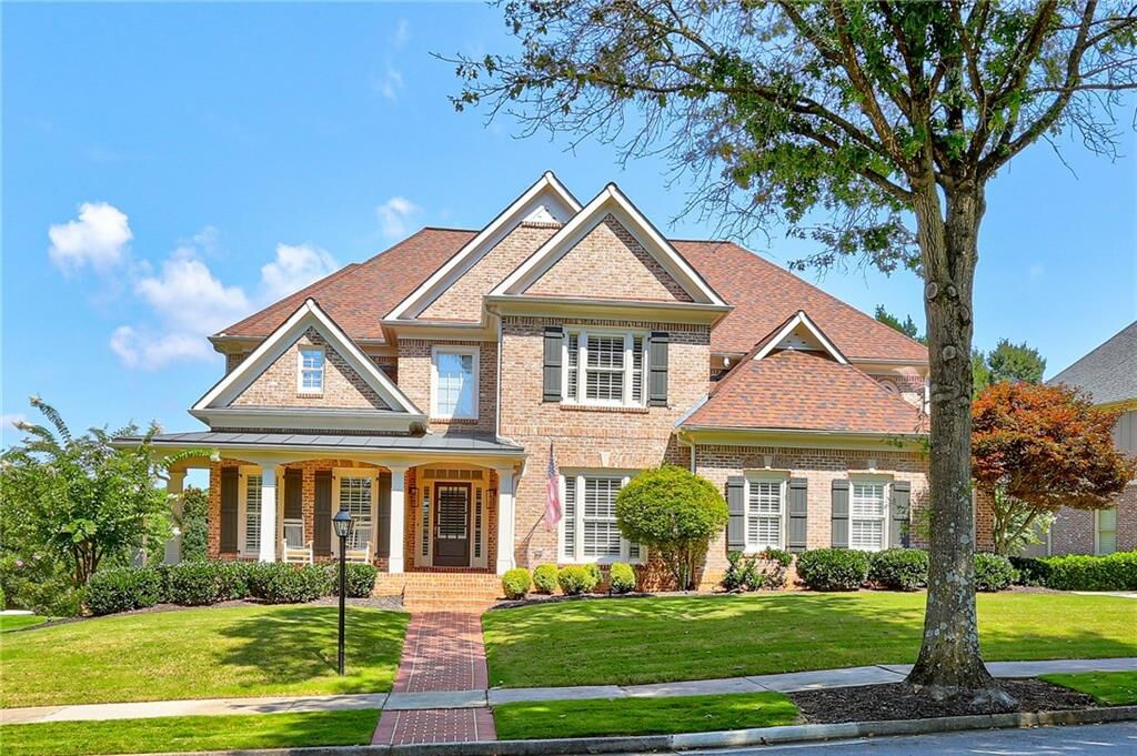 Property Photo: 1043 Meadow Club Court GA 30024