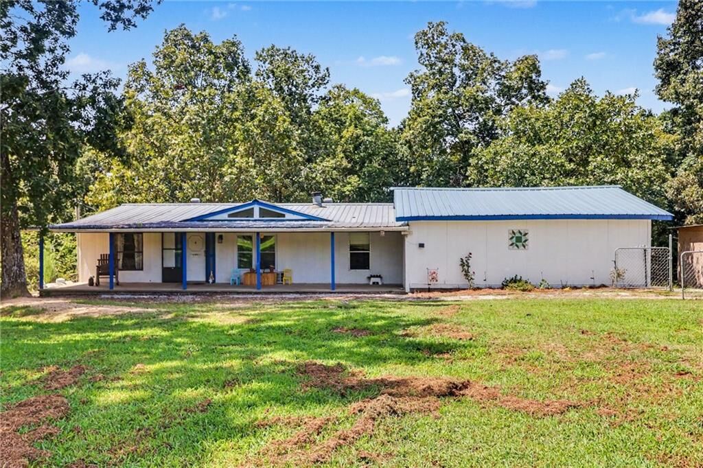 Property Photo: 824 Fairview Farm Circle GA 30553