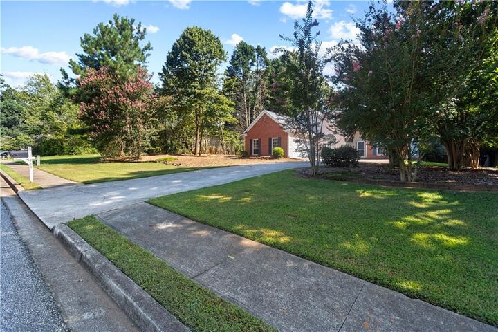Property Photo: 965 Dogwood Park Drive GA 30046
