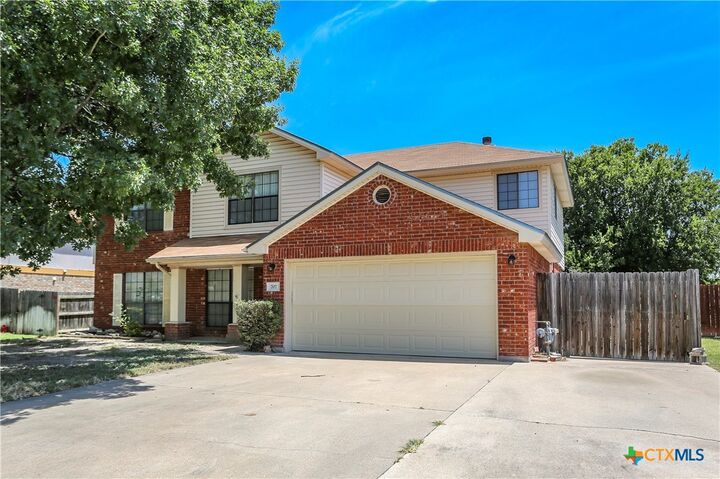 Property Photo: 707 Bond Street TX 76522