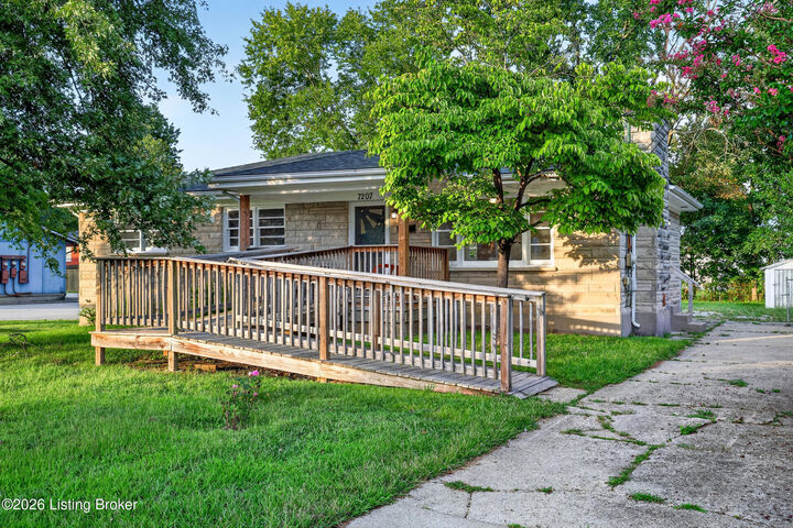 Property Photo:  7207 Windemere Dr  KY 40214 