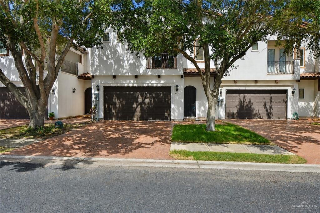 Property Photo: 812 S 6th Street S TX 78501