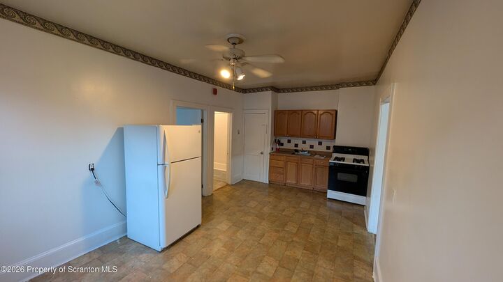 Property Photo: 914 W Lackawanna Avenue 6 PA 18504