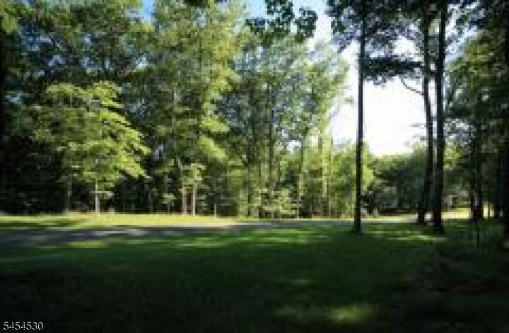 Property Photo:  19 Exmoor Dr  NJ 07945 