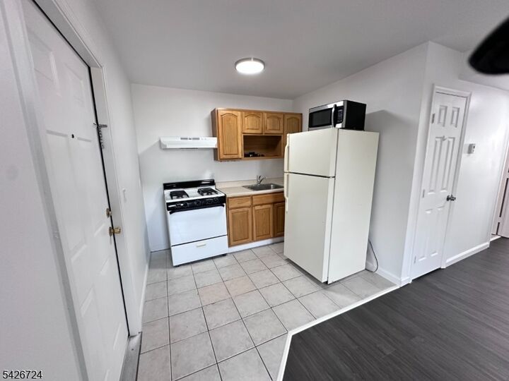 Property Photo:  23 Highland St 3  NJ 07524 