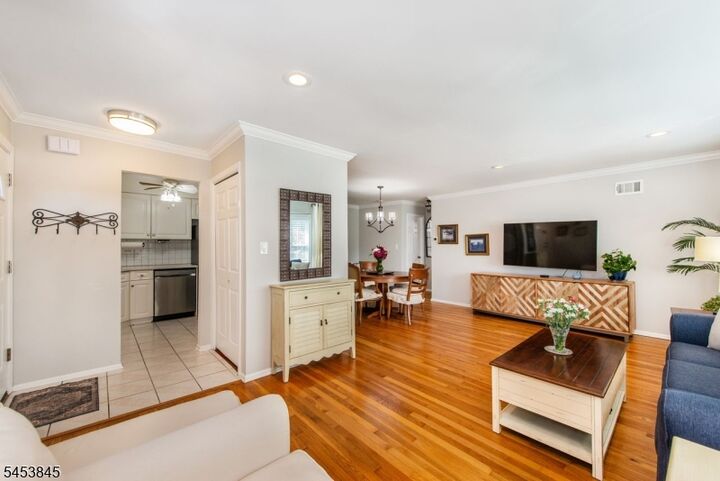 Property Photo:  81 Brandywyne Drive  NJ 07932 