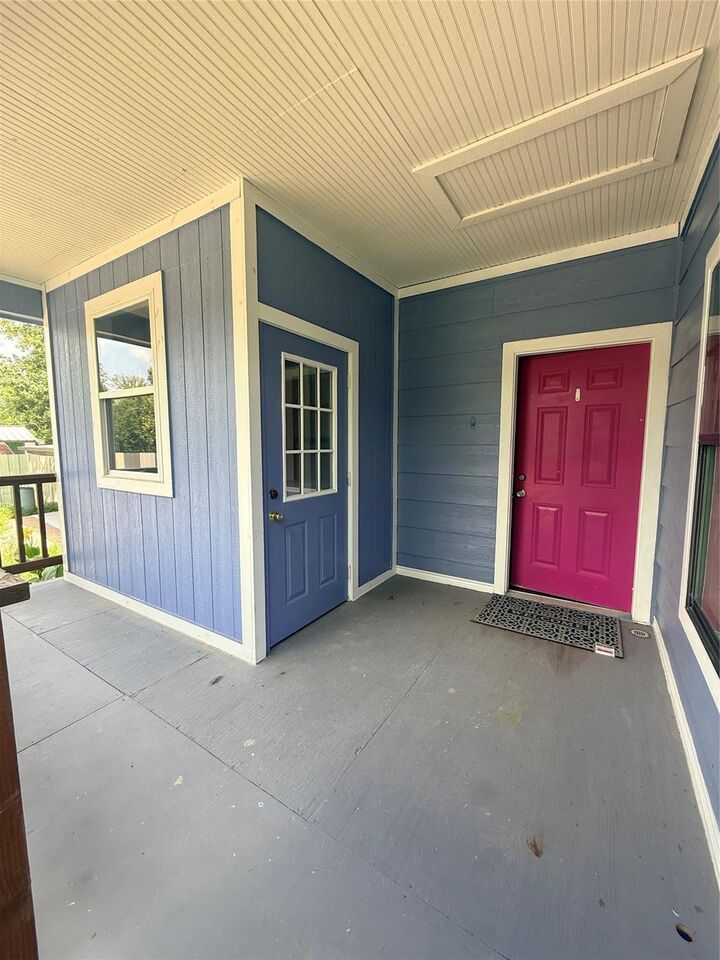 Property Photo: 2689 County Road 32 TX 77515