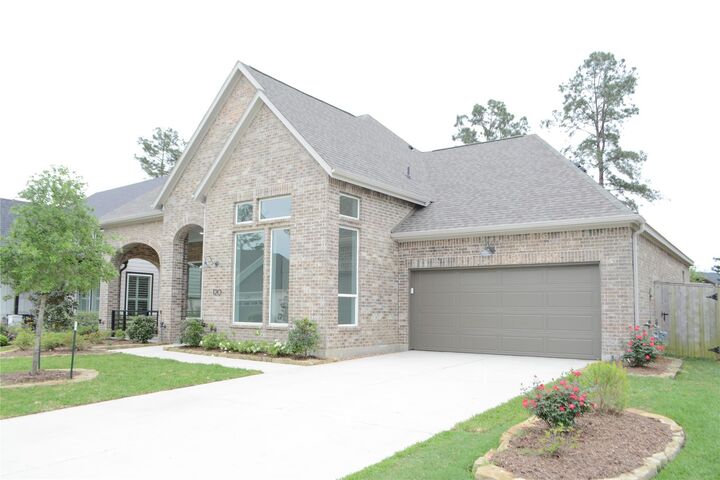 Property Photo: 120 Dandelion Way TX 77316
