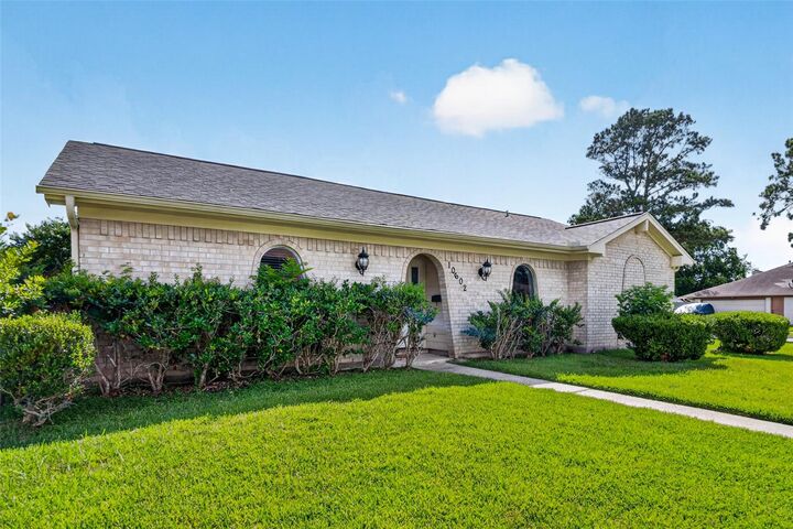 Property Photo:  10602 Sagewind Drive  TX 77089 
