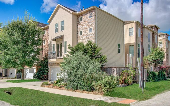 Property Photo:  2609 Detering Street  TX 77007 