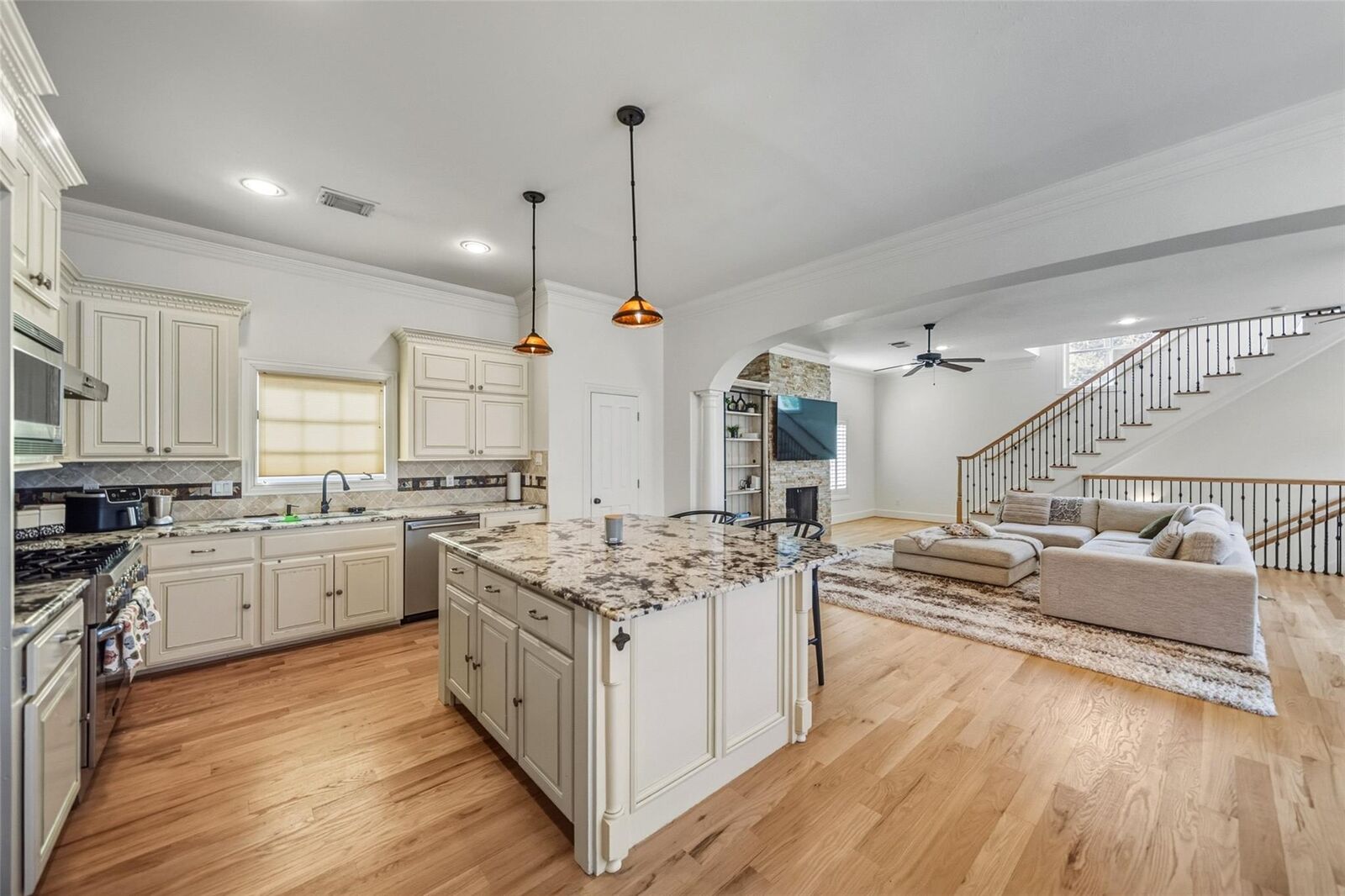 Property Photo:  1302 Antoine Drive A  TX 77055 