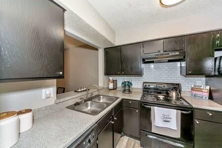 Property Photo:  500 E Loop 820 1500  TX 76112 