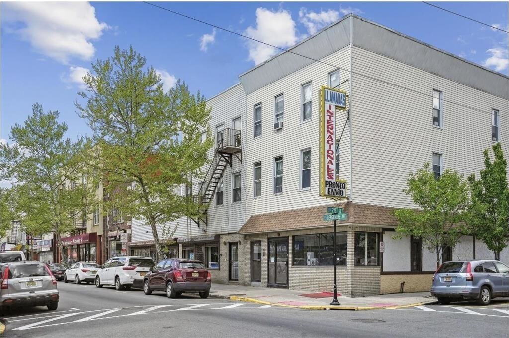 Property Photo:  2033 Bergenline Ave 3R  NJ 07087 