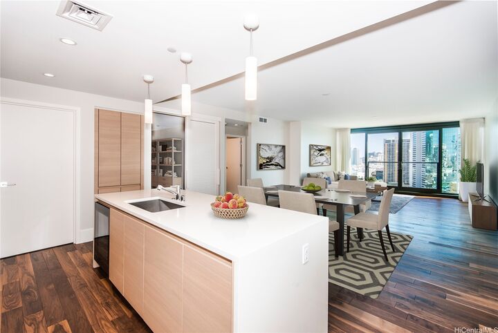 Property Photo: 1108 Auahi Street 1702 HI 96814