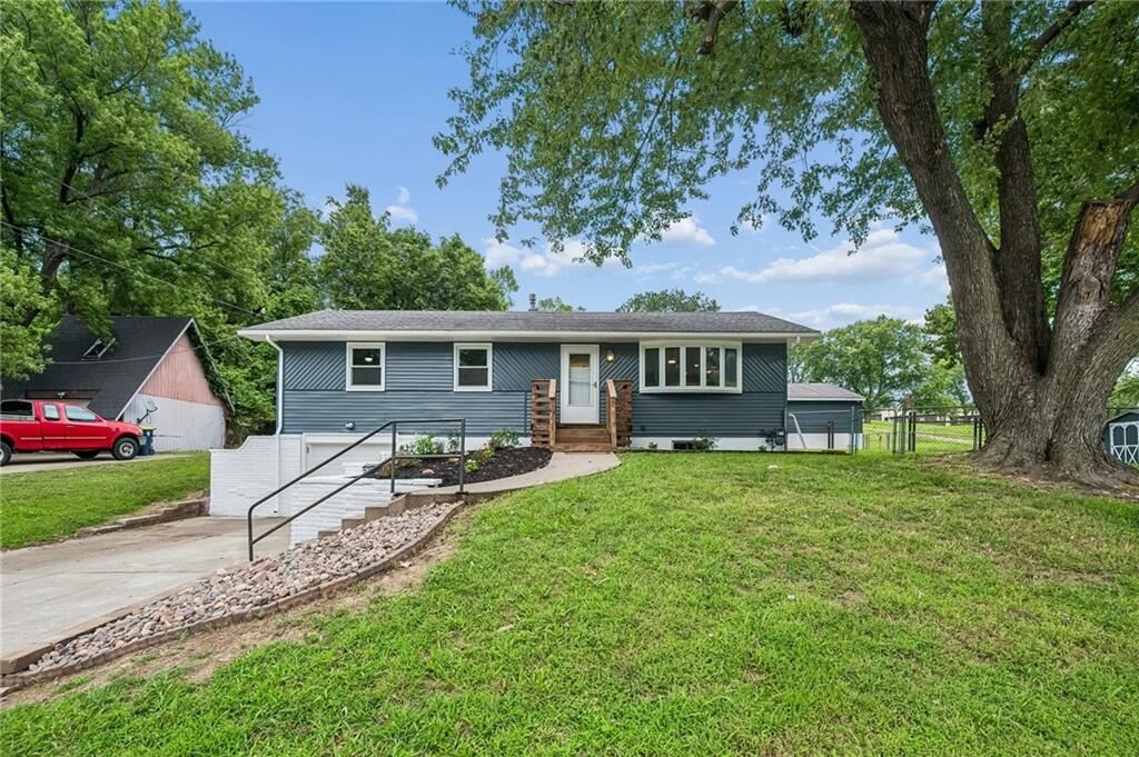 Property Photo: 3741 N Brighton Avenue MO 64117