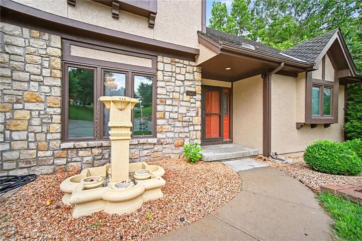 Property Photo:  5525 N Oakdale Place  MO 64152 