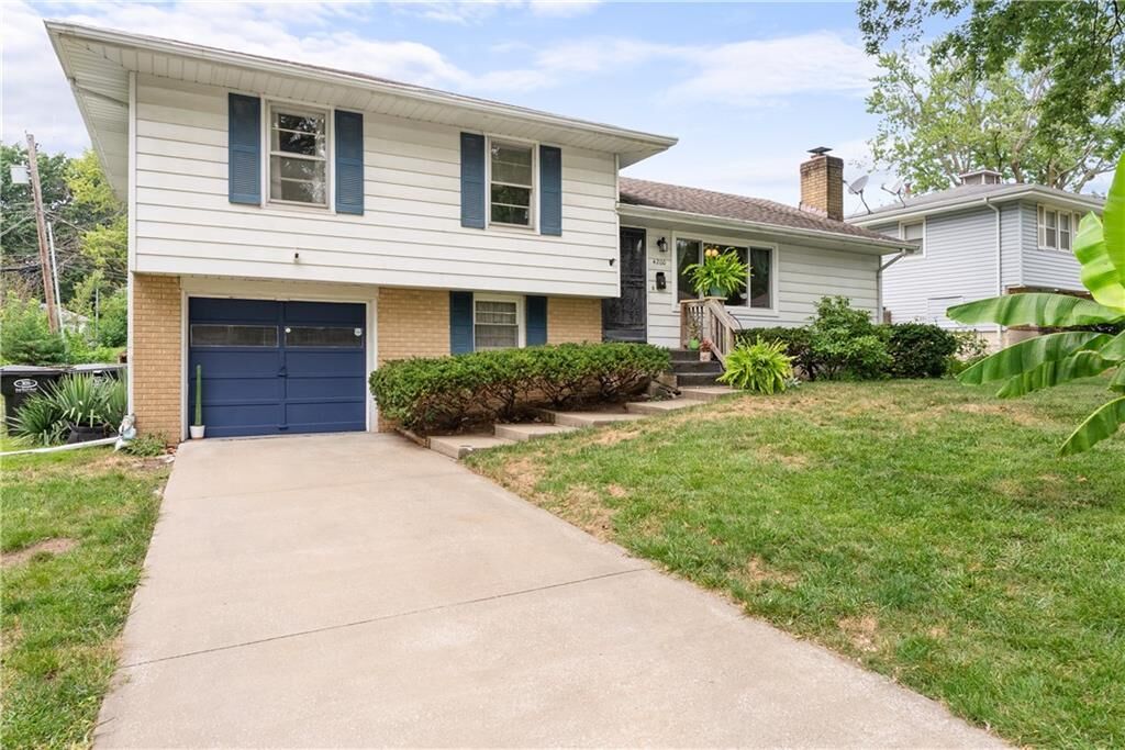 Property Photo:  4200 S McCoy Street  MO 64055 