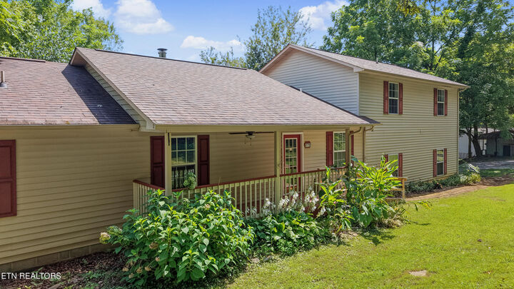 Property Photo: 7712 Berry Williams Rd TN 37882