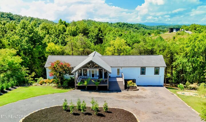 Property Photo:  108 Bay View Point  TN 37876 