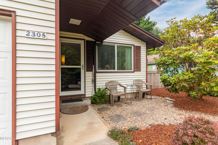 Property Photo: 2305 NW Keel Ave Avenue OR 97367
