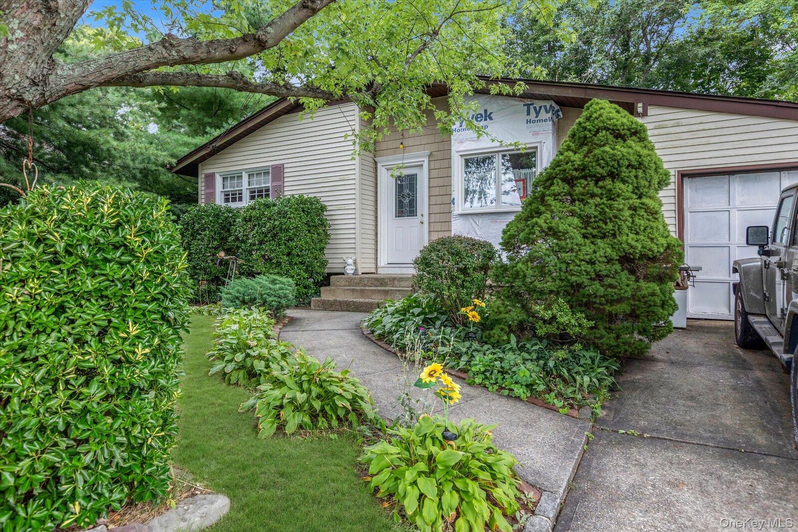 Property Photo: 81 Lenore Lane NY 11738