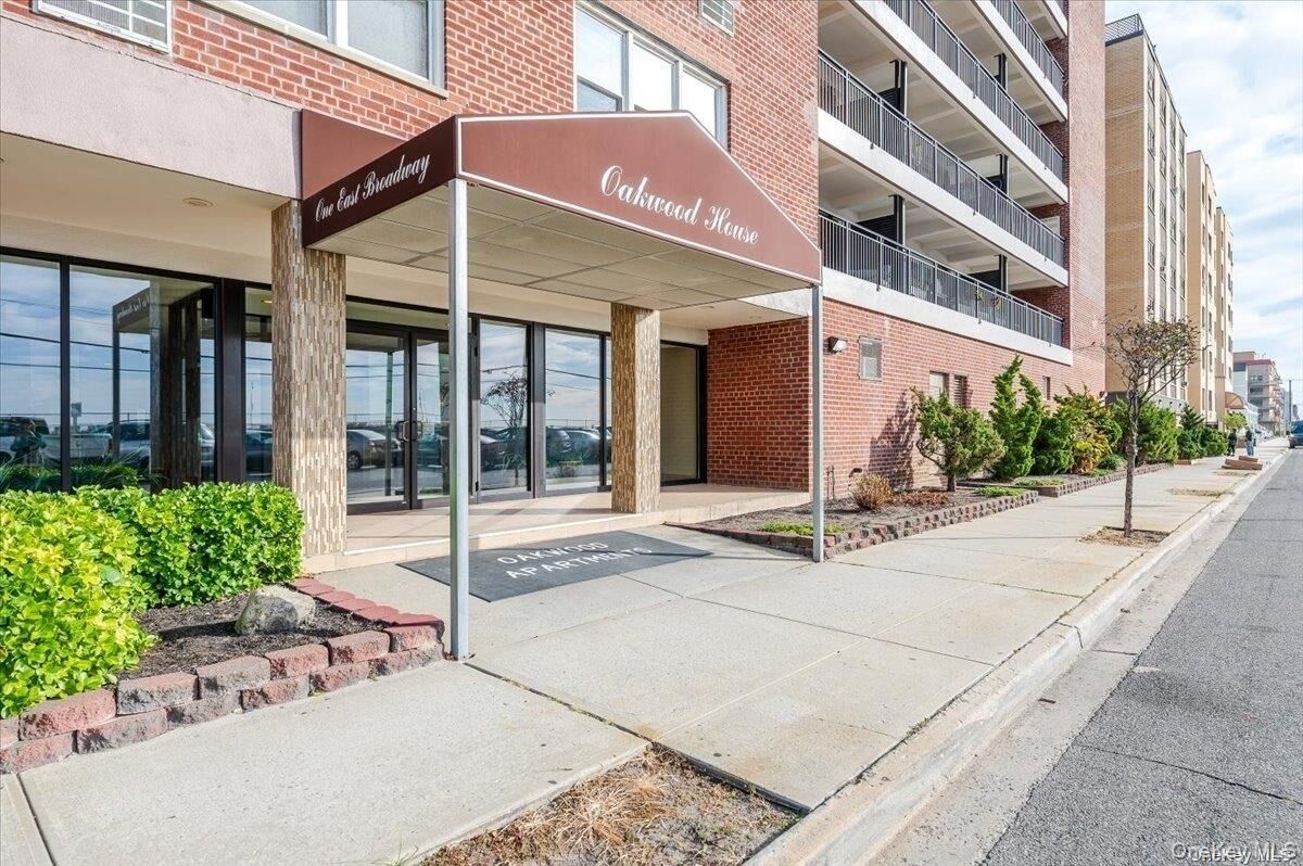 Property Photo: 1 E Broadway 6Q NY 11561