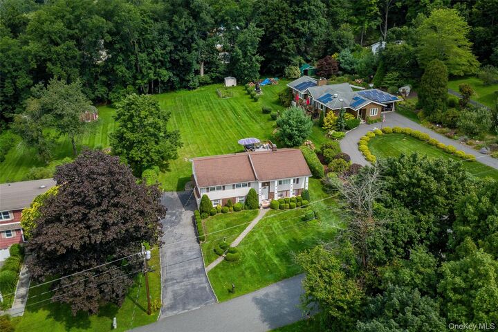 Property Photo:  8 Pinewood Sherman, Ct Shores  CT 06784 