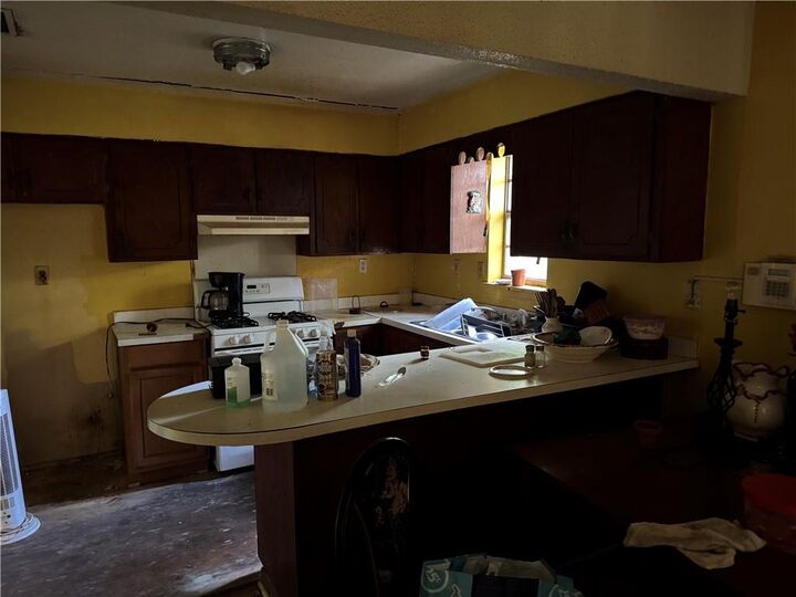 Property Photo: 207 Hickman Street AL 36610