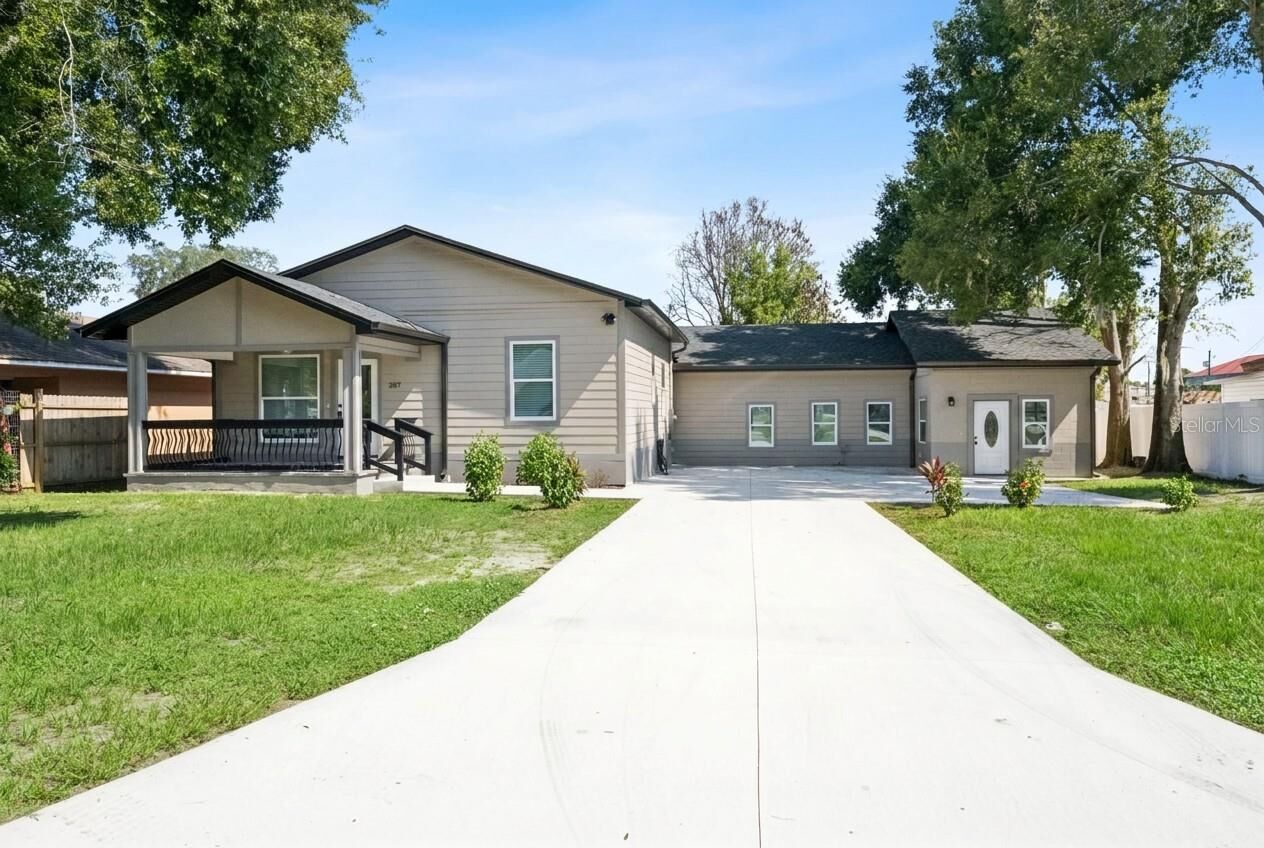 Property Photo:  207 Avenue E SE  FL 33880 